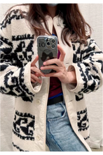 Load image into Gallery viewer, Reversible Sante Jacket
